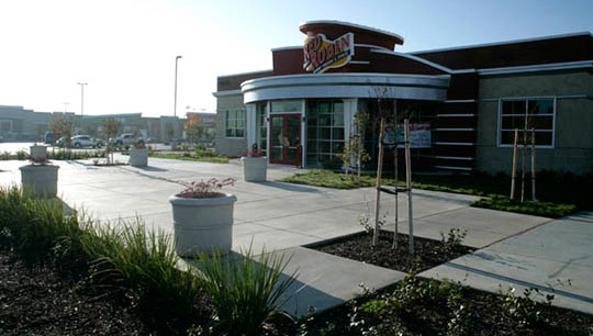 Red Robin, Morgan Hill Retail Center